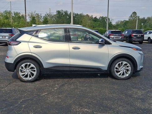 Used 2023 Chevrolet Bolt EUV LT w/ Driver Confidence Package FWD image 25