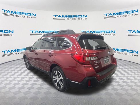 Used 2018 Subaru Outback 2.5i Limited image 3