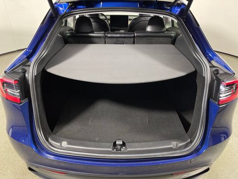 Used 2023 Tesla Model Y AWD image 10