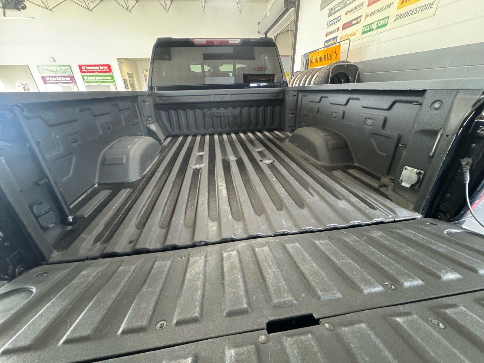 Certified 2024 GMC Sierra 2500 AT4 w/ AT4 Preferred Package AWD/4WD image 8