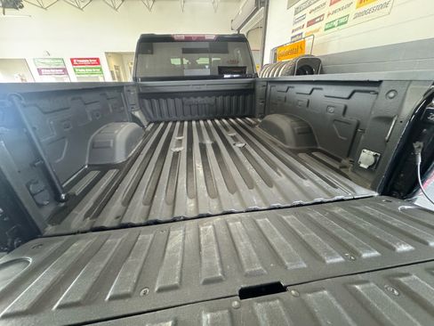 Used 2024 GMC Sierra 2500 AT4 w/ AT4 Preferred Package AWD/4WD image 8