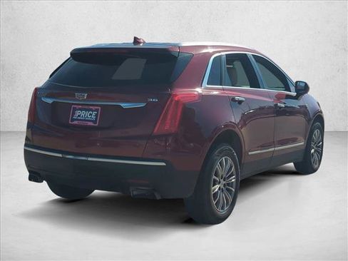 Used 2017 Cadillac XT5 Luxury image 4