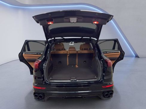 Used 2016 Porsche Cayenne GTS image 12