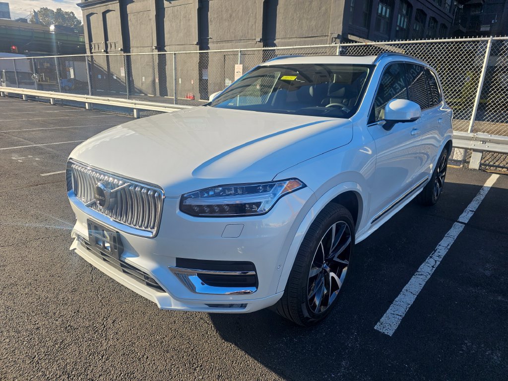 Certified 2024 Volvo XC90 B6 Ultimate w/ Protection Package Premier AWD/4WD image 1