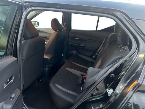 Used 2020 Nissan Kicks SV image 11