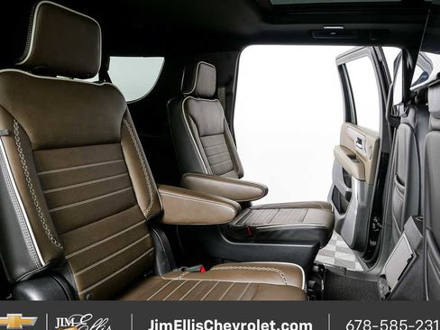 Certified 2025 GMC Yukon XL Denali Ultimate AWD/4WD image 23
