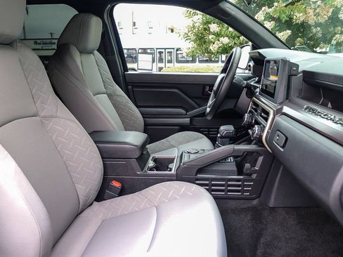 Used 2026 Toyota Tacoma SR5 RWD image 16