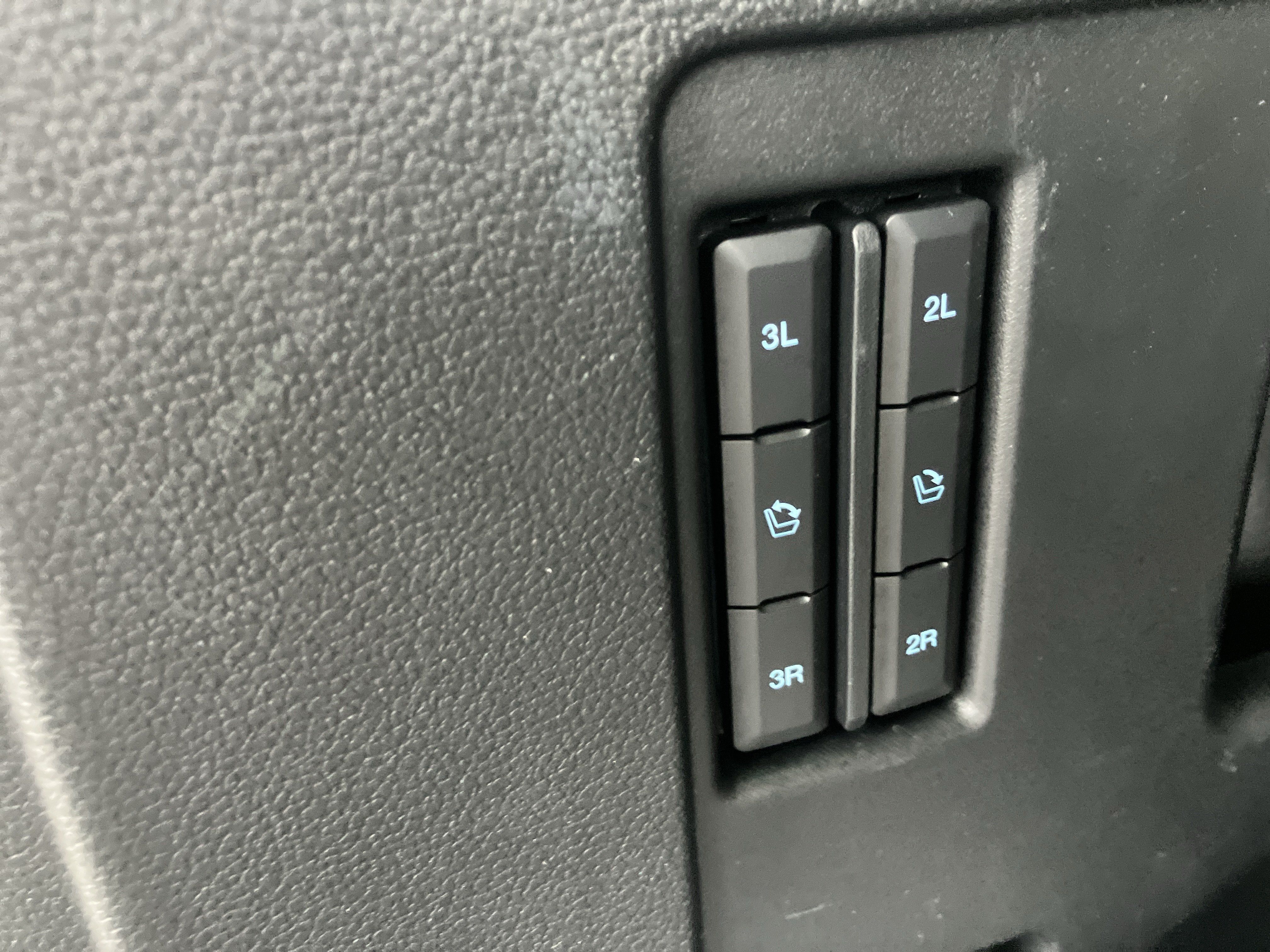 Used 2019 Ford Expedition Limited w/ Equipment Group 302A AWD/4WD image 14