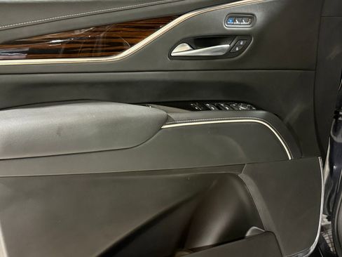 Certified 2023 Cadillac Escalade Premium Luxury image 13