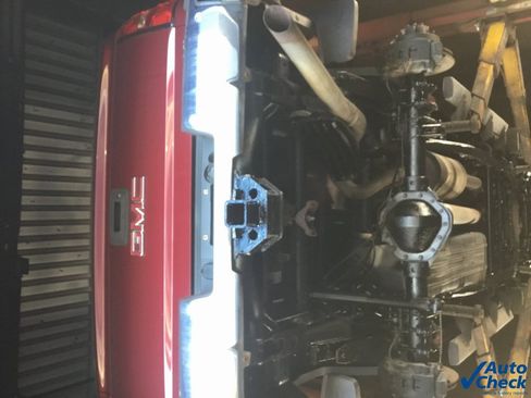 Used 2015 GMC Sierra 2500 SLT w/ Suspension Package, Off-Road image 13