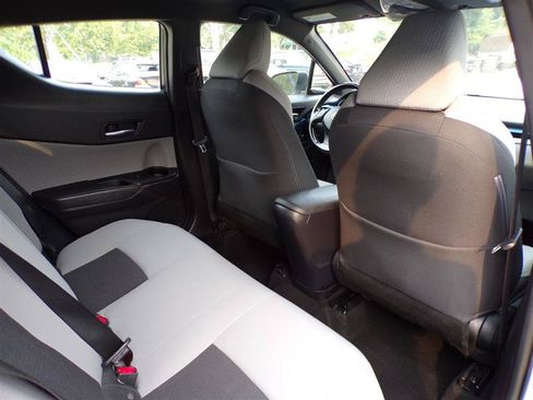 Used 2019 Toyota C-HR XLE FWD image 23