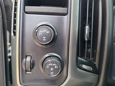 Used 2018 Chevrolet Silverado 1500 LT w/ All Star Edition image 21