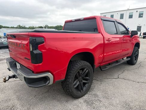 Used 2021 Chevrolet Silverado 1500 LT AWD/4WD image 3