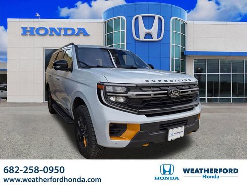Used 2025 Ford Expedition Tremor AWD/4WD image 1