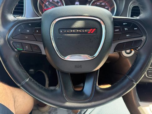 Used 2019 Dodge Charger SXT RWD image 14