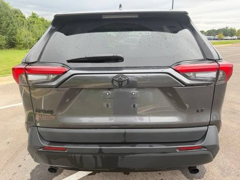 Used 2023 Toyota RAV4 LE FWD image 9