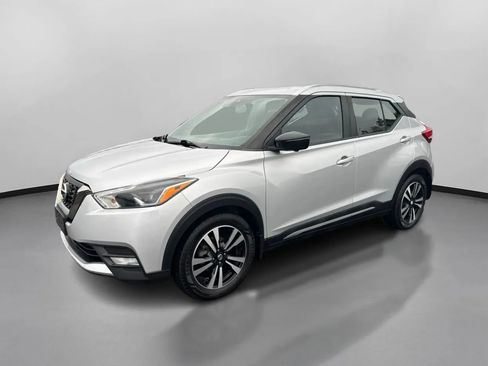 Used 2020 Nissan Kicks SR FWD image 3