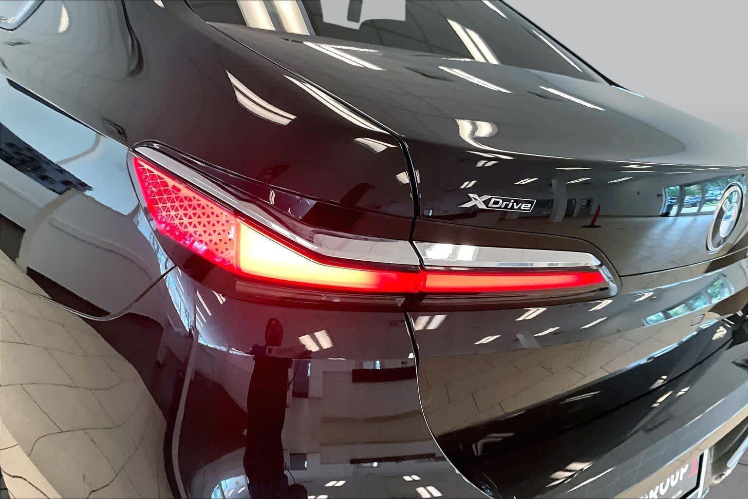 Used 2023 BMW 760i xDrive AWD/4WD image 27