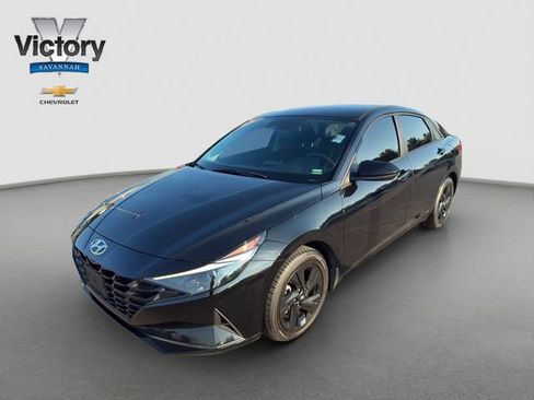 Used 2023 Hyundai Elantra Blue FWD image 3