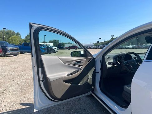 Used 2024 Chevrolet Malibu LT FWD image 14