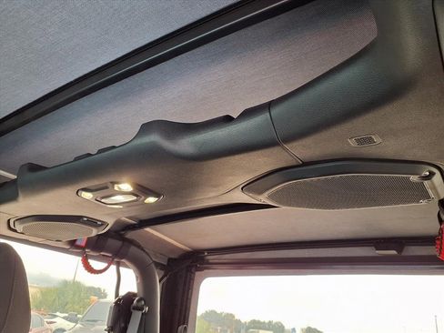 Used 2019 Jeep Wrangler Sport image 18