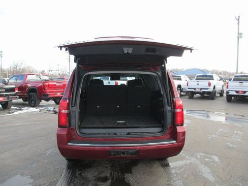 Used 2020 Chevrolet Suburban Premier image 7