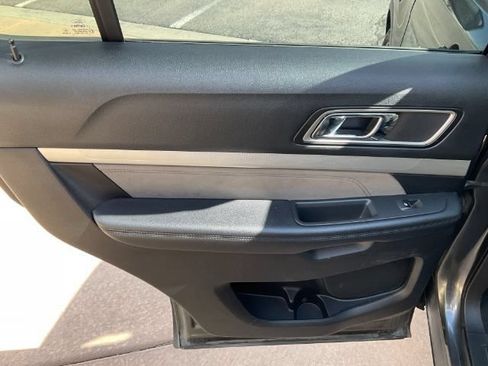 Used 2017 Ford Explorer XLT w/ Equipment Group 202A AWD/4WD image 16