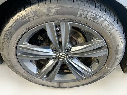 Used 2023 Volkswagen Jetta SE w/ Panoramic Sunroof Package FWD image 11