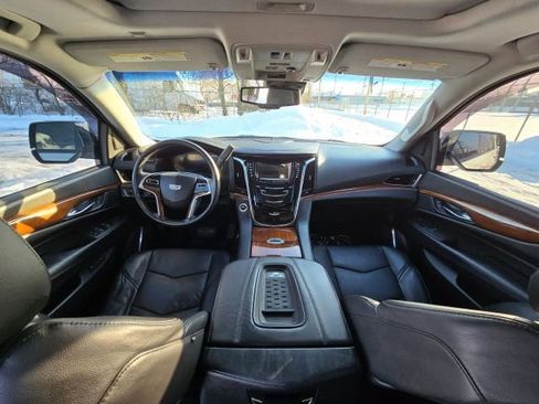 Used 2016 Cadillac Escalade Luxury image 21