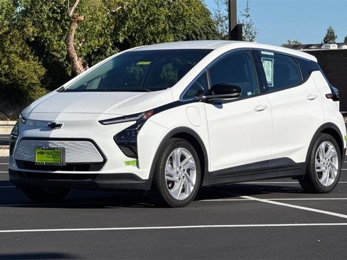 Used 2023 Chevrolet Bolt LT image 14