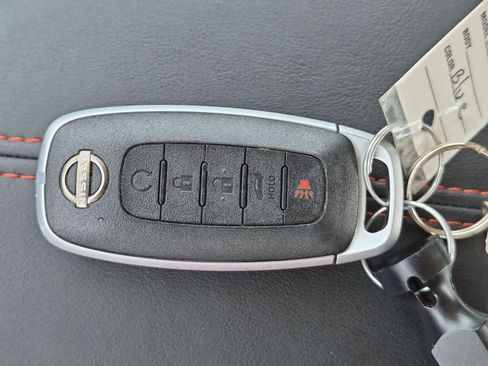 Used 2025 Nissan Sentra SR w/ SR Premium Package FWD image 34
