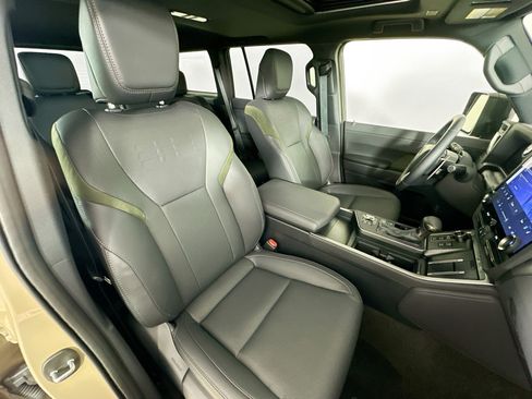 Used 2025 Lexus GX 550 AWD/4WD image 41