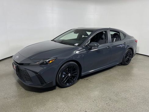Certified 2025 Toyota Camry SE FWD image 7