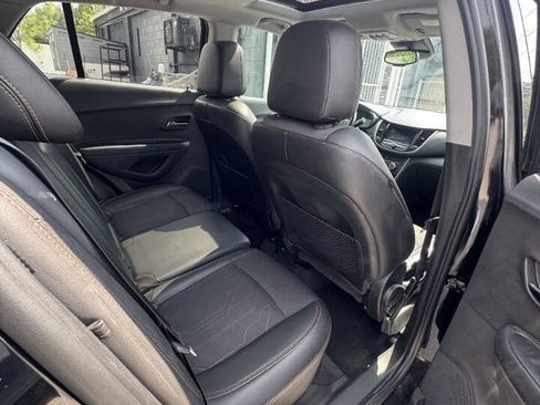 Used 2018 Chevrolet Trax LT w/ Sun & Sound Package AWD/4WD image 14