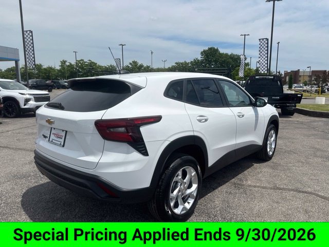 New 2026 Chevrolet Trax LS w/ LS Convenience Package FWD image 3