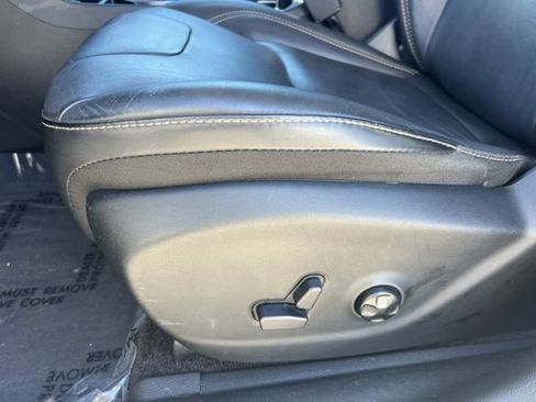 Used 2018 Jeep Cherokee Limited w/ Technology Group image 19