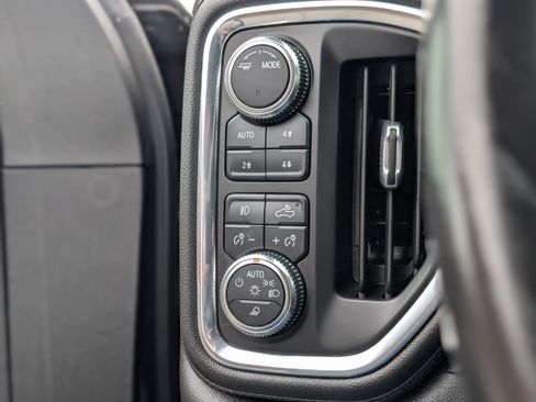 Used 2022 GMC Sierra 2500 AT4 w/ Snow Plow Prep/Camper Package image 24