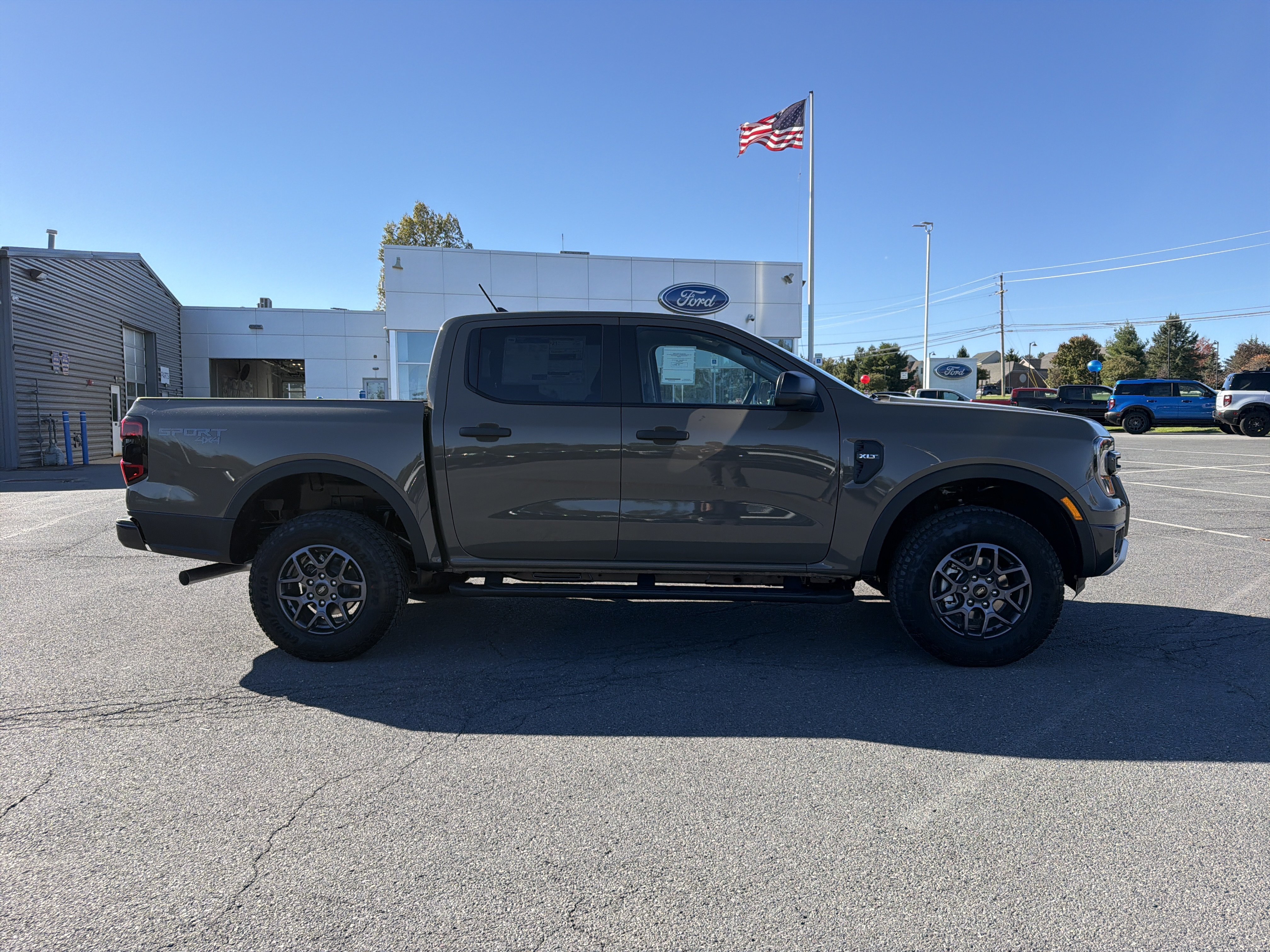 New 2026 Ford Ranger XLT w/ Equipment Group 301A High AWD/4WD image 2
