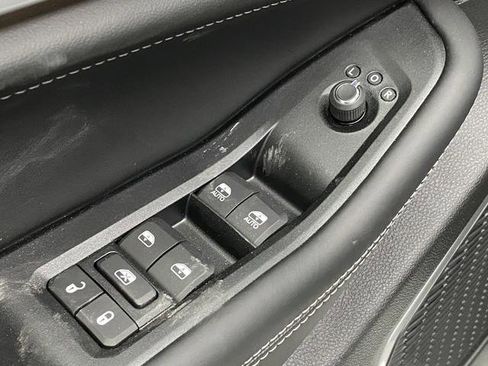 New 2026 Jeep Grand Cherokee Limited image 32