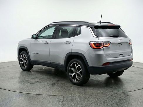 Used 2025 Jeep Compass Limited image 6