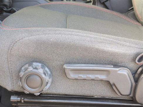 Used 2024 Jeep Wrangler Unlimited Rubicon image 15