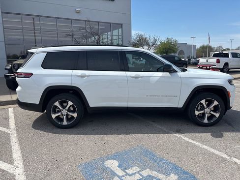 New 2026 Jeep Grand Cherokee L Limited AWD/4WD image 32