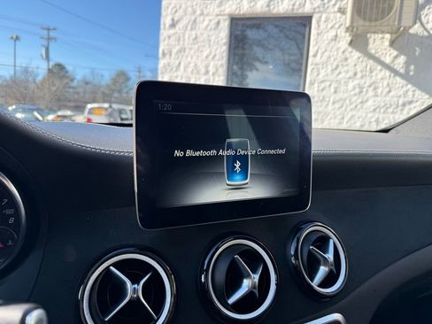 Used 2018 Mercedes-Benz GLA 250 4MATIC image 11