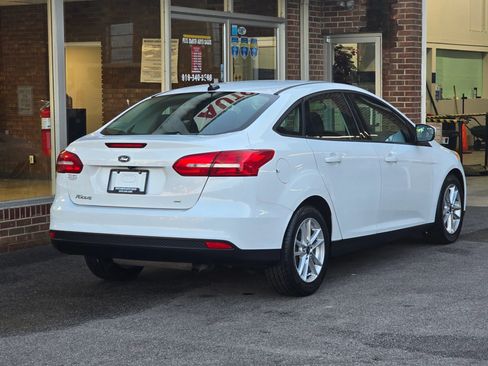 Used 2017 Ford Focus SE image 6