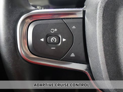 Used 2023 Volvo XC40 B5 Plus w/ Protection Package Premier AWD/4WD image 5