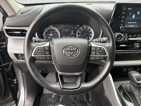 Certified 2022 Toyota Highlander XLE image 14