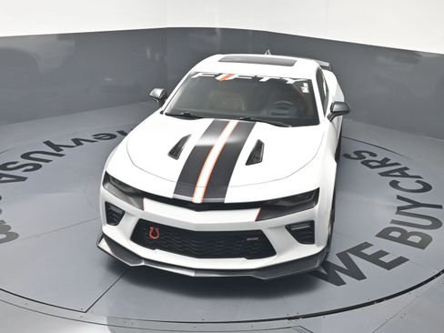 Used 2017 Chevrolet Camaro SS RWD image 21