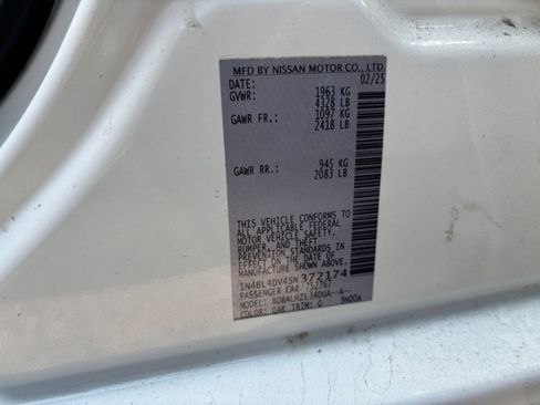 Used 2025 Nissan Altima 2.5 SV FWD image 29