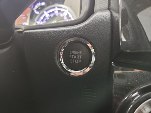 Used 2022 Toyota 4Runner TRD Off-Road Premium w/ Moonroof Package AWD/4WD image 26