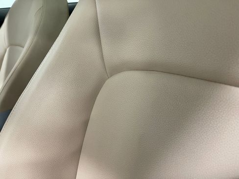 Used 2018 Jaguar F-PACE Premium image 20